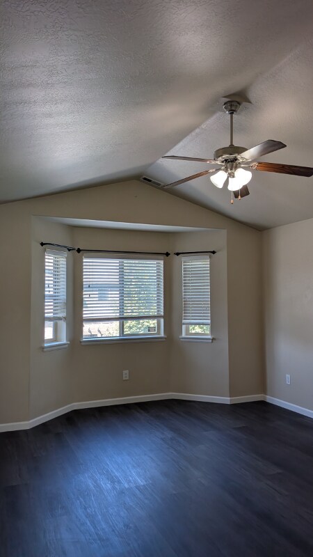 Foto del edificio - 7895 Spring Station Way