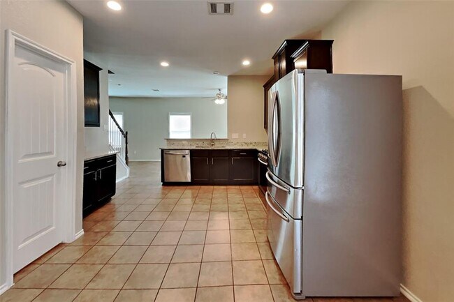 Foto del edificio - 5019 Westwood Pines Dr