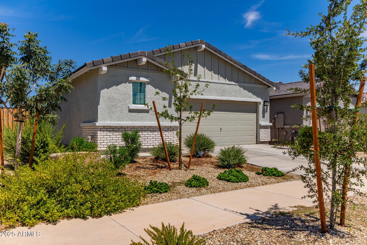 Primary Photo - 17344 W Country Club Terrace