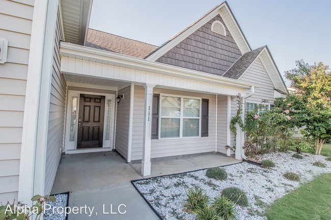 Building Photo - 111 Norfolk Cir
