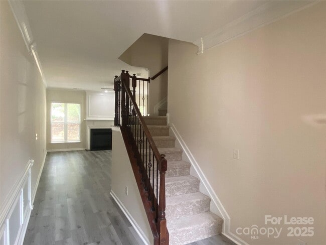 Building Photo - 10433 Blairbeth Street