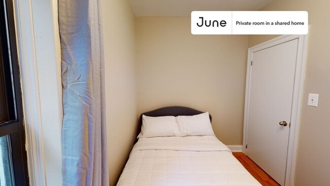 Building Photo - Room in Shared 4 bed/1 bath home