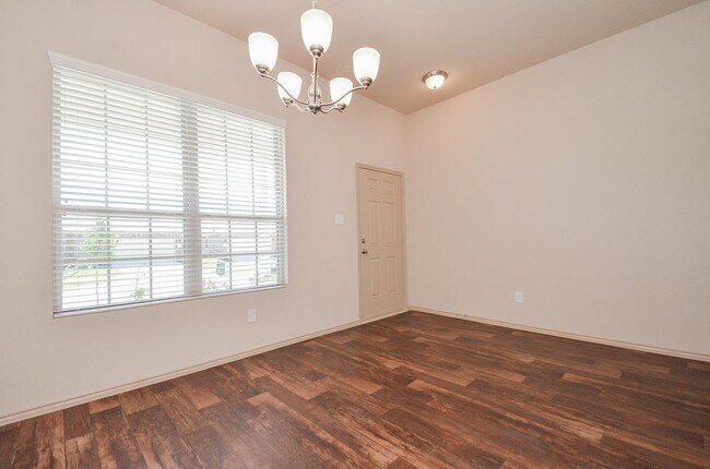 Building Photo - 5210 Lilac Hollow Ln