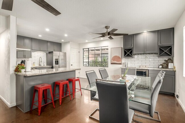 Foto del edificio - 8335 E Weldon Ave