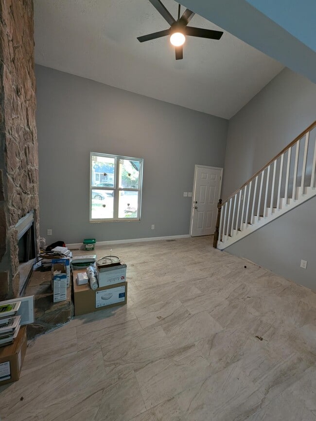 Building Photo - 444 Becky Pl