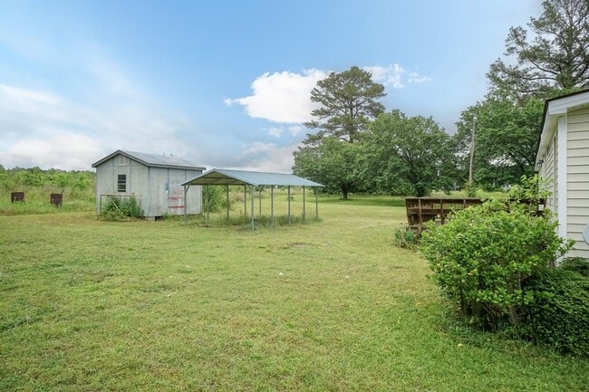 Building Photo - Enjoy Peaceful Living at this Property in ...