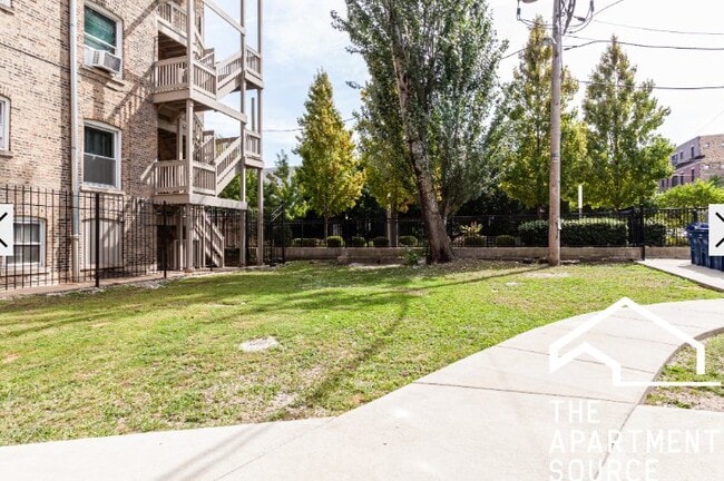Photo - 635 W Barry Ave Apartment
