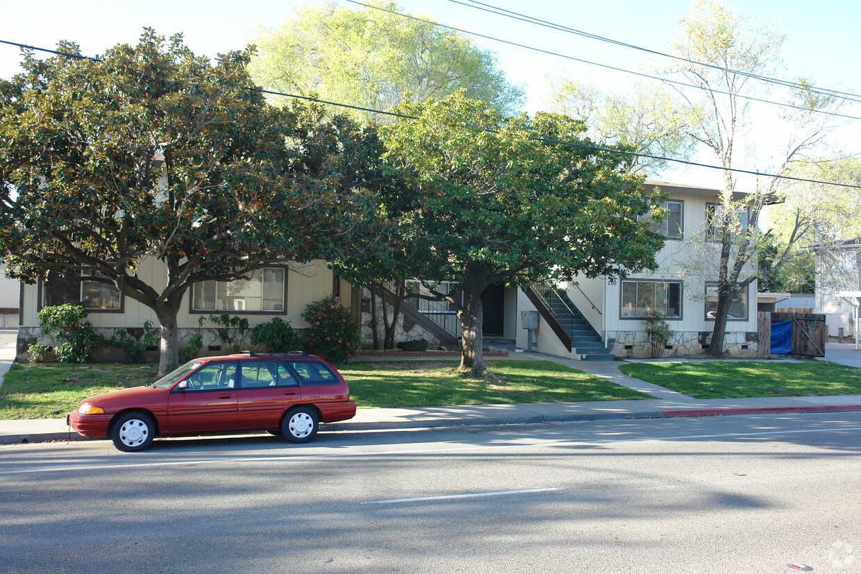 Building Photo - 200 Hamilton Ave