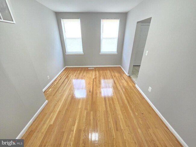 Foto del edificio - 3516 Erdman Ave