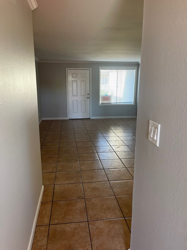 Living room in 3 bedroom - Lantana Village Apartments