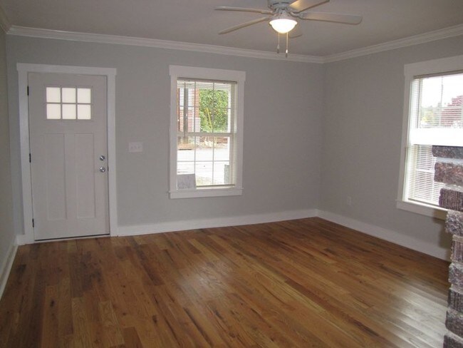 Building Photo - 3 bed 2 bath home in Downtown Greenville