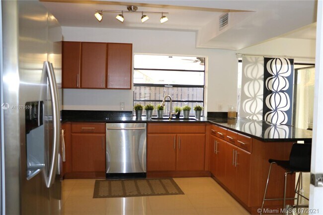 Building Photo - 13236 SW 111th Ter  3-4 Miami Fl 33186