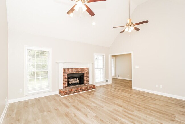 Building Photo - 51 Abbey Ln