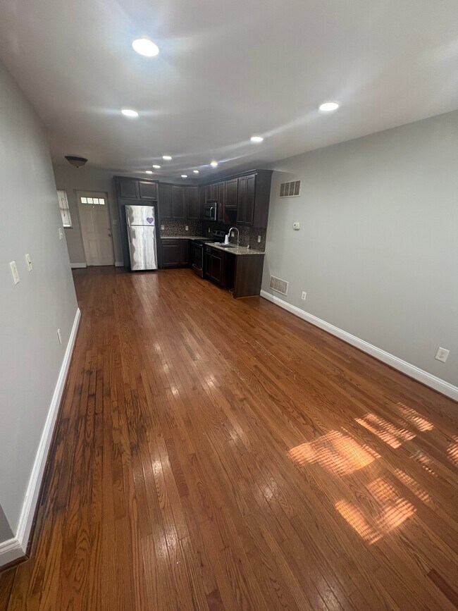 Foto del edificio - 2812 Oswego Ave