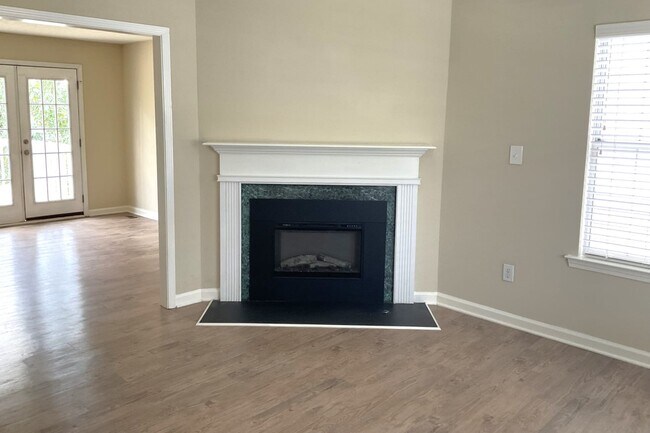 Building Photo - 2748 Sanibel Ln SE