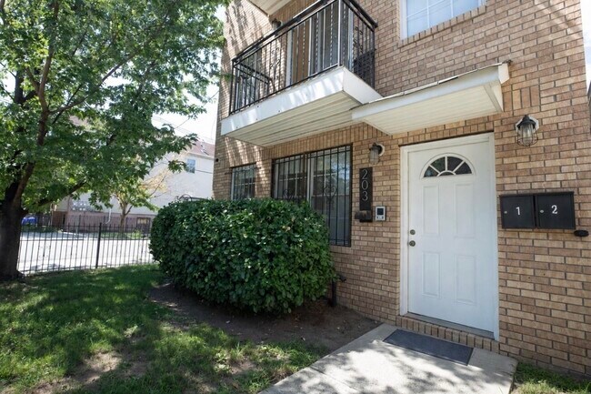 Foto del edificio - 203 Halladay St