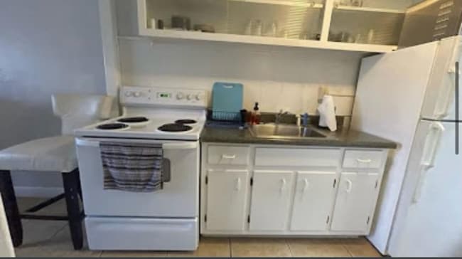 Building Photo - 23 NE 23rd Ave