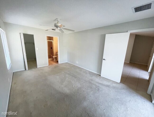 Foto del edificio - 6572 Chasewood Dr