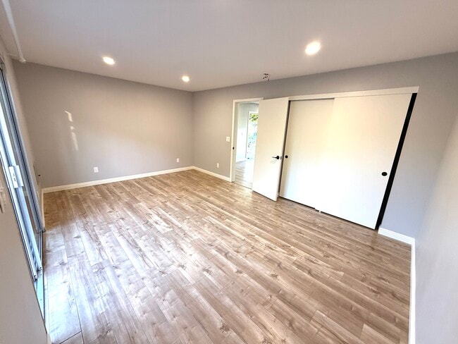 Dormitorio grande - 6186 Daisy Pl