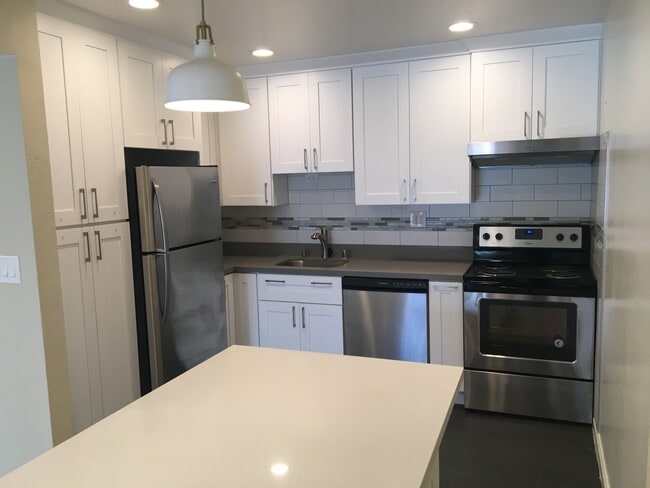 Building Photo - 127 Franklin St