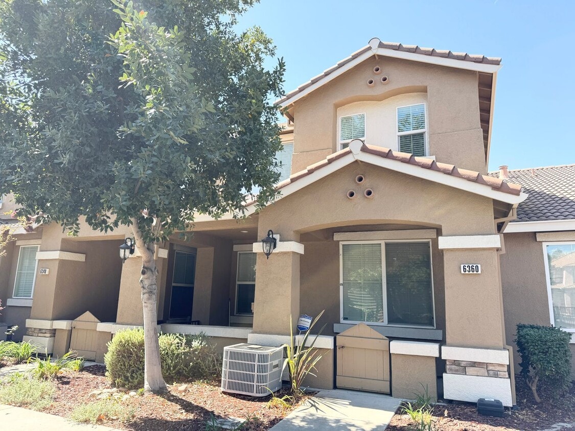 Primary Photo - Perfect Shape Townhome in North Livermore ...