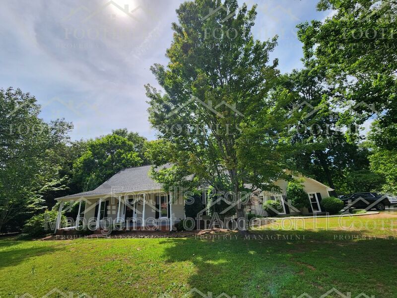Primary Photo - 300 Brittany Park