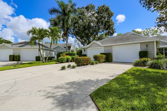 Foto del edificio - ***KINGS LAKE - 2 + DEN BED / 2 BATH***GAR...