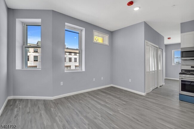 Foto del edificio - 155 Clifton Ave