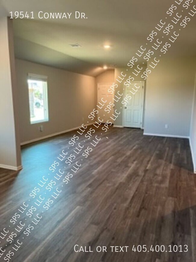 Foto del edificio - 19541 Conway Dr