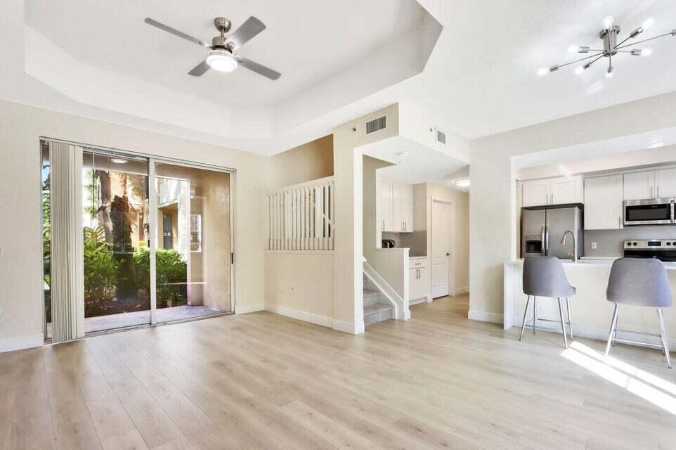 Primary Photo - 11017 Legacy Ln