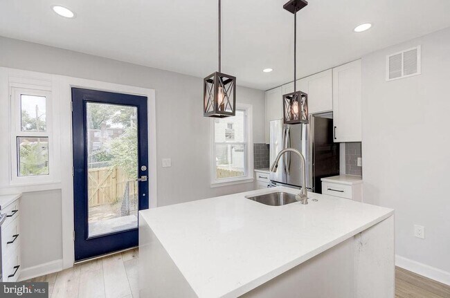 Foto del edificio - 1510 Howard Rd SE