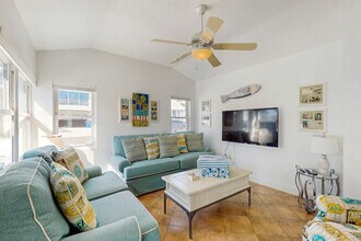Building Photo - 207 Coconut Ave
