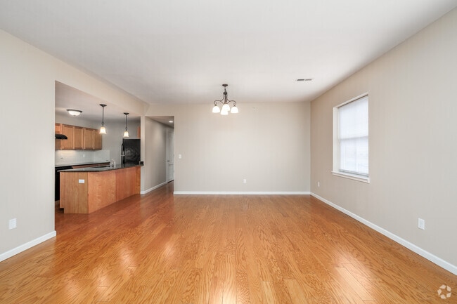 2BR, 1.5BA - 1,083SF - Living Room - Butternut Commons Luxury Apartments