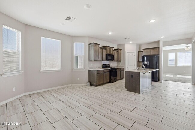 Foto del edificio - 14459 Eastbrook Dr