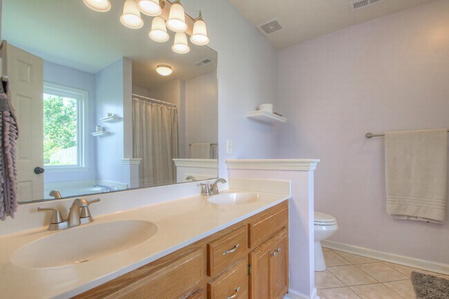 Foto del edificio - 2810 Monterey Ct