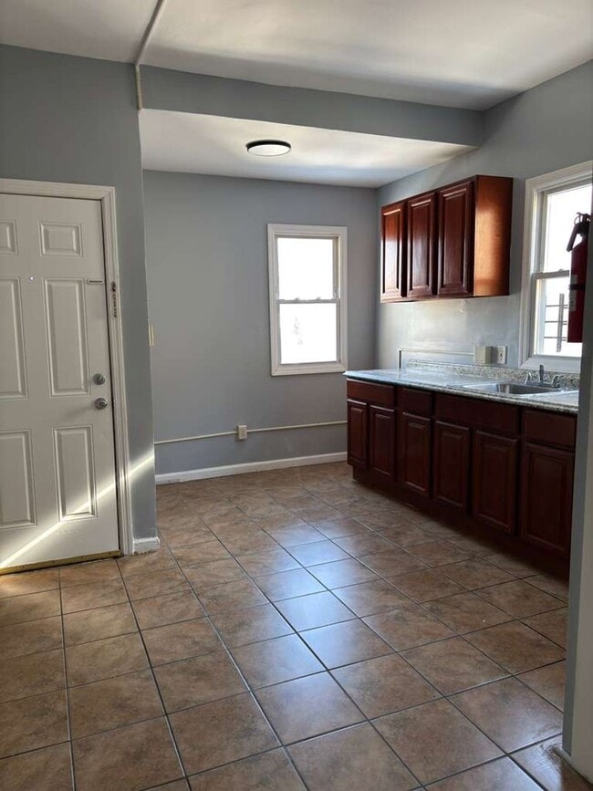 Photo - 134 Seymour Ave Apartment