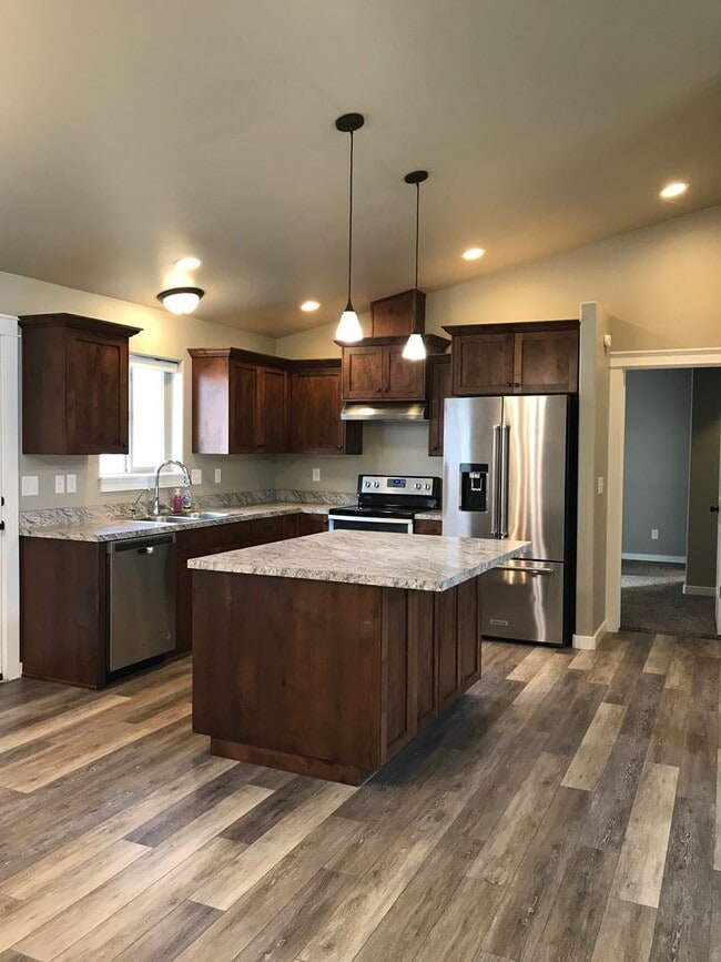 Building Photo - 160 Boulder Dr