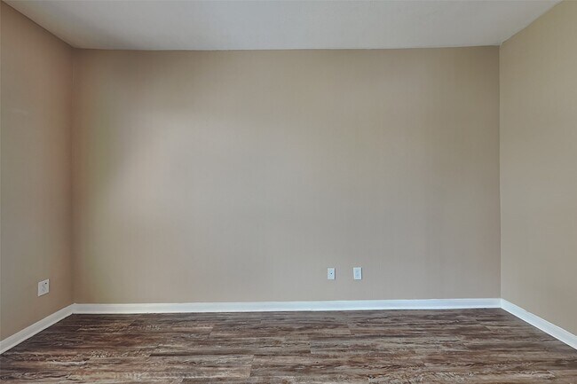 Building Photo - 7418 Jacobs Well Dr