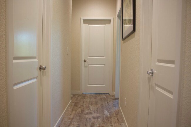 Foto del edificio - 49 Lake House Ct