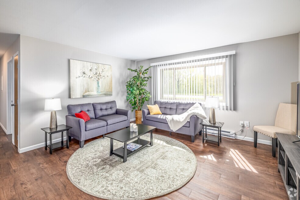 Apartments for Rent with a Living Room in Waukesha Village WI ...