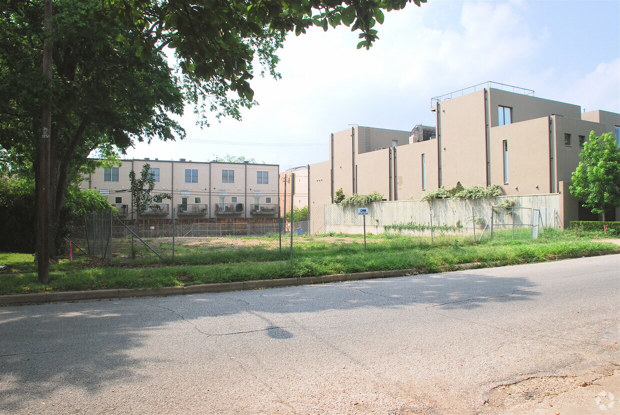 Foto del edificio - 4321 Travis St