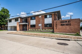 Building Photo - 1602 Bonnie Brae St