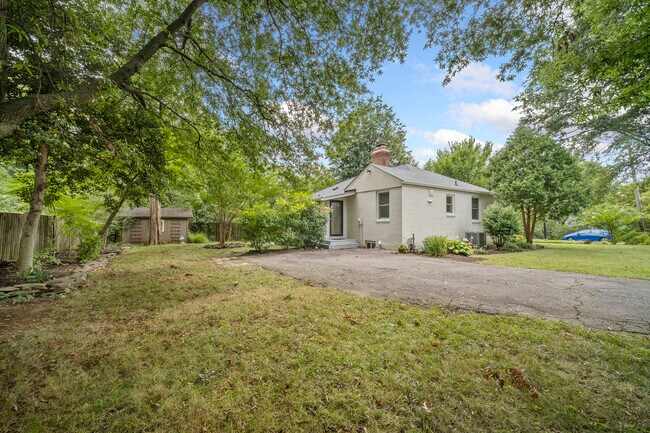 Back and Side - 1621 N Wakefield St