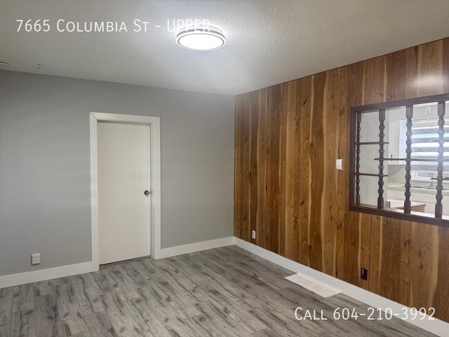 Building Photo - 2 Bedroom Upper Suite