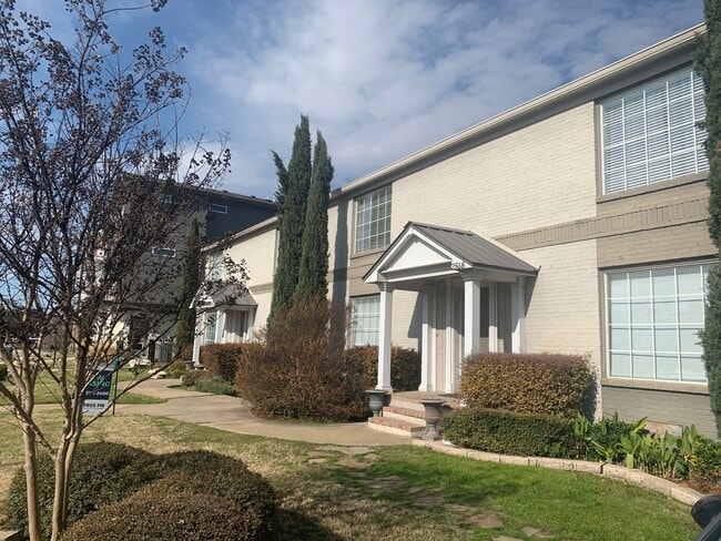 Interior Photo - 2518 N Fitzhugh