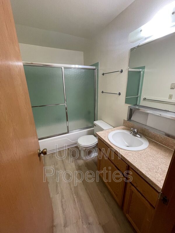 Foto del edificio - 6466 SE Division St
