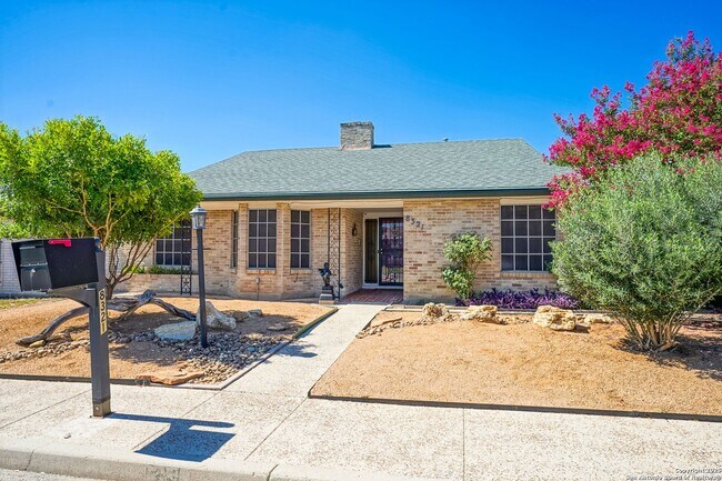 Foto del edificio - SPACIOUS 3-BEDROOM IN WINDCREST