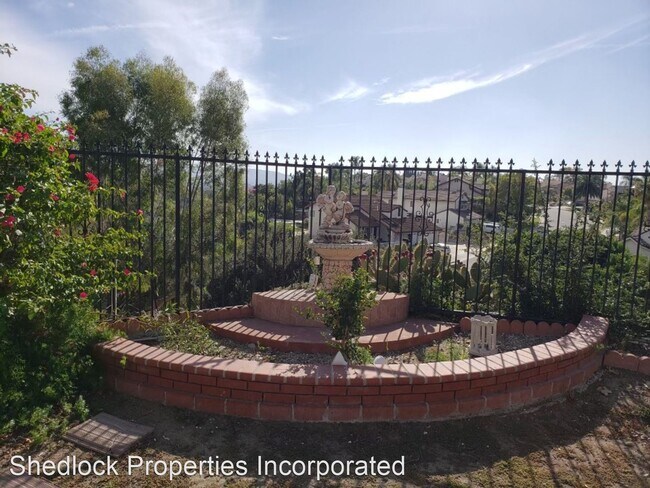Foto del edificio - 4 br, 3 bath House - 1068 Sunset Bluff Rd