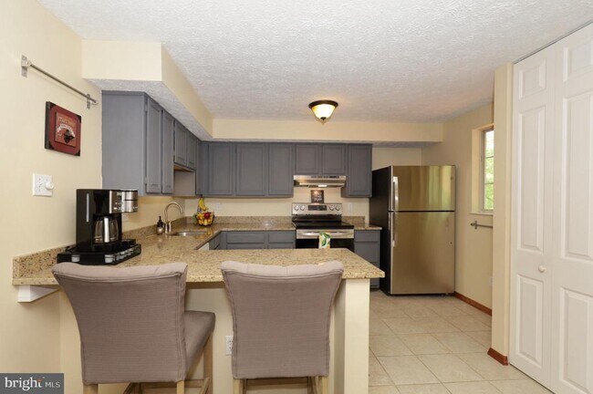 Foto del edificio - 8206 Burning Forest Ct