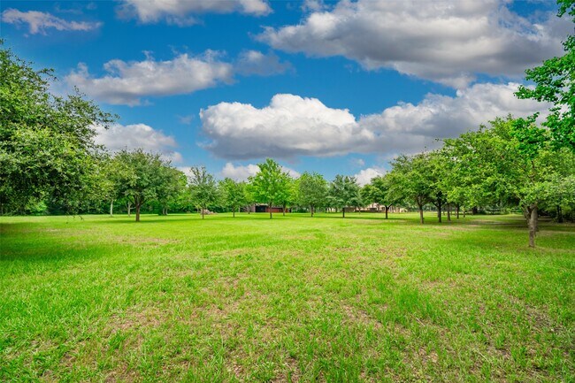 Foto del edificio - 17615 Swansbury Dr